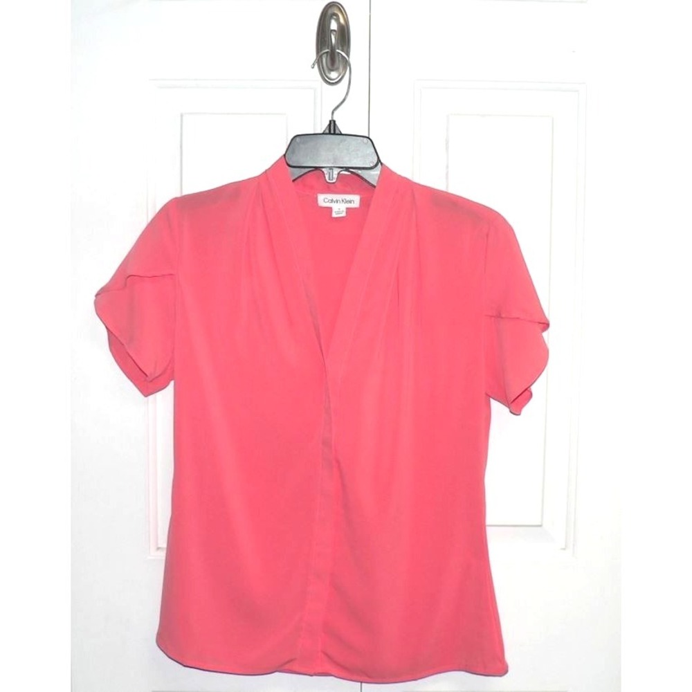 Calvin Klein Women's V-Neck Pleated Tulip Short Sleeve Blouse in Coral Small‎